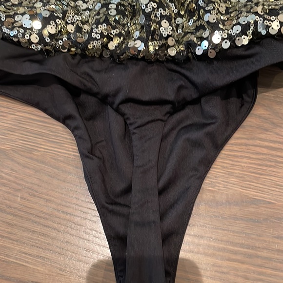 Gold sequin body suit XS - Picture 4 of 6
